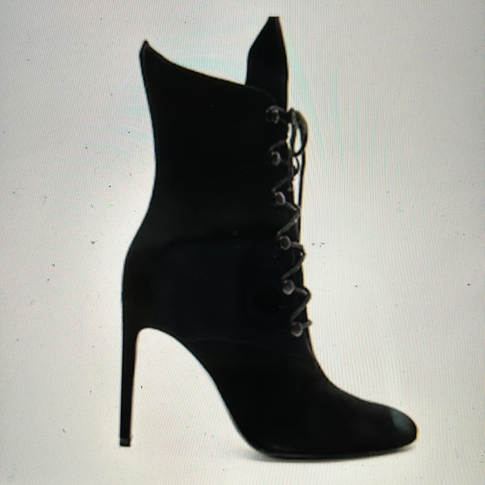 NWT Kendall and Kylie Maya Lace Up black suede Heel Bootie Size 8